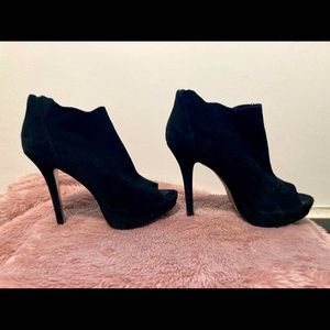 Steve Madden Black Suede Ankle Boot Heels 7.5